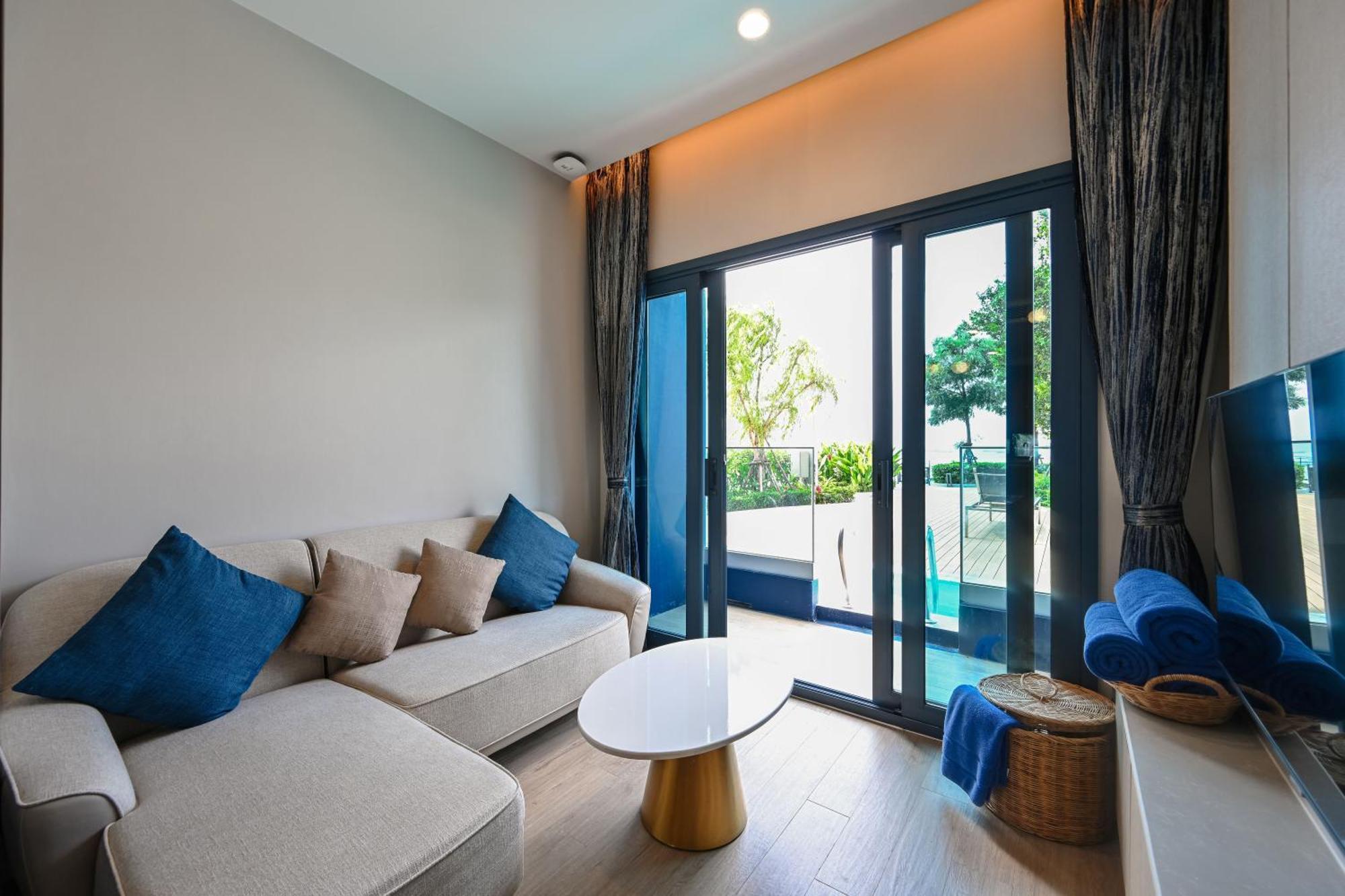 S Sriracha Hotel & Residence Си Рача Екстериор снимка