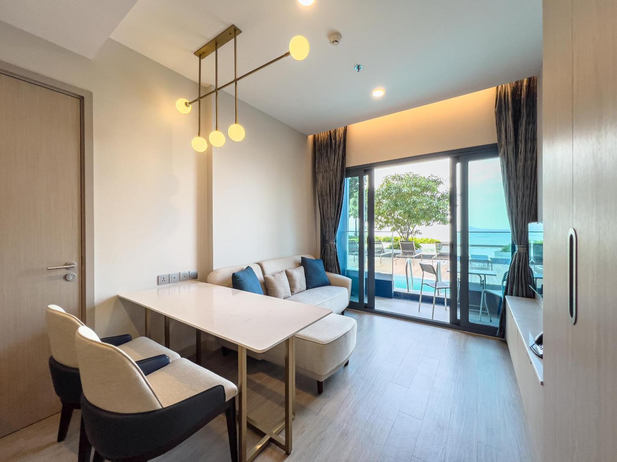 S Sriracha Hotel & Residence Си Рача Екстериор снимка