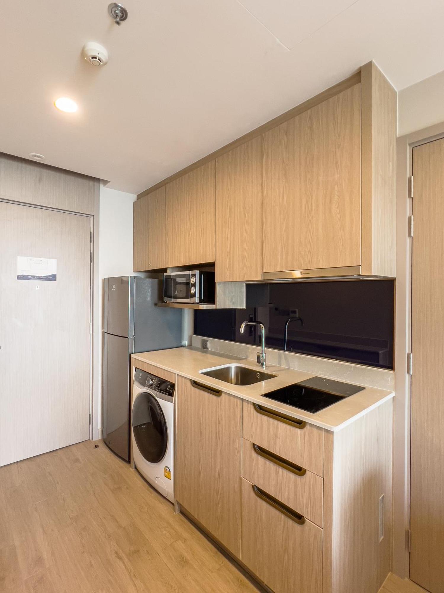 S Sriracha Hotel & Residence Си Рача Екстериор снимка