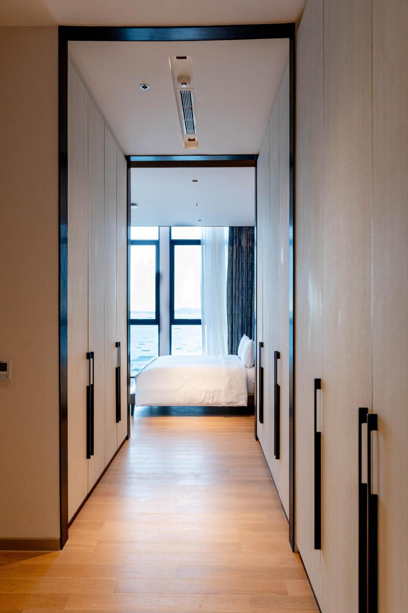 S Sriracha Hotel & Residence Си Рача Екстериор снимка