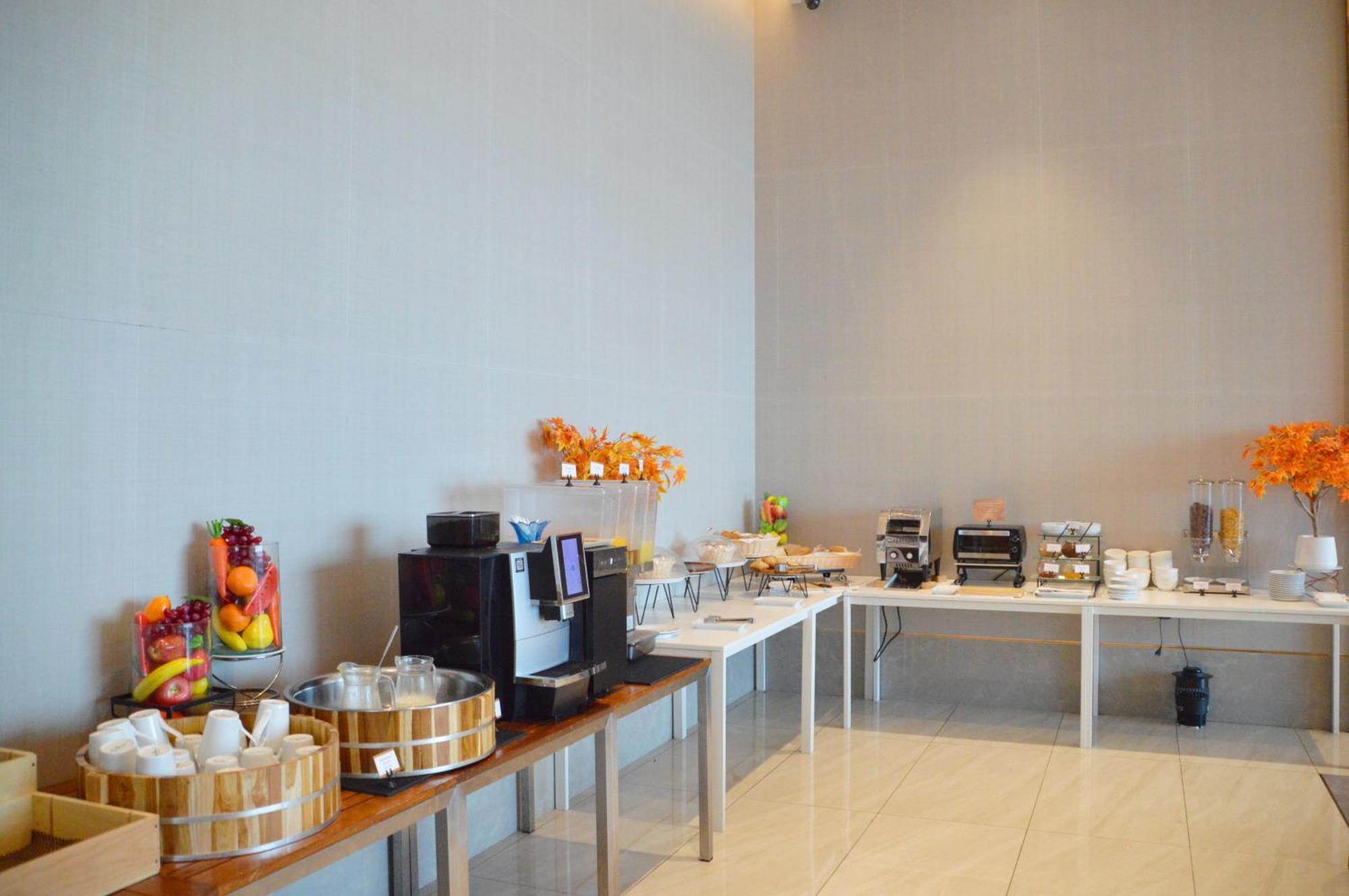 S Sriracha Hotel & Residence Си Рача Екстериор снимка
